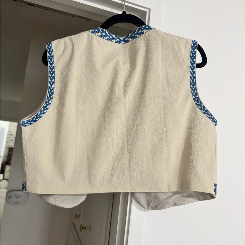 COMMENSE Floral Embroidered Vest - Picture 2 of 2